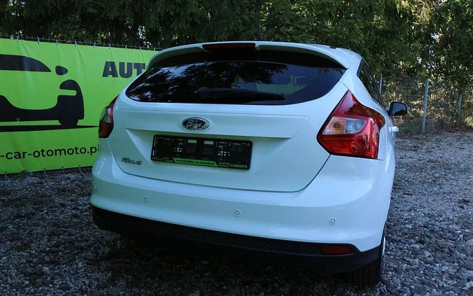 Ford Focus cena 33900 przebieg: 160000, rok produkcji 2014 z Nowa Dęba małe 379